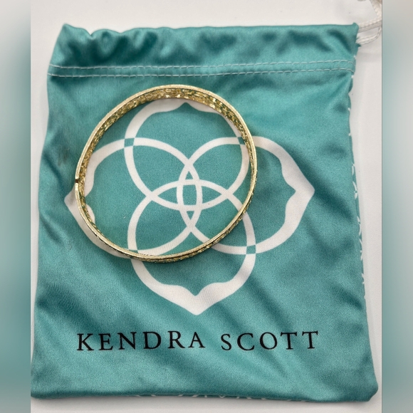 KENDRA SCOTT Filagree Style Bangle Braclet Gold Plated Dust Bag Included - Picture 7 of 7